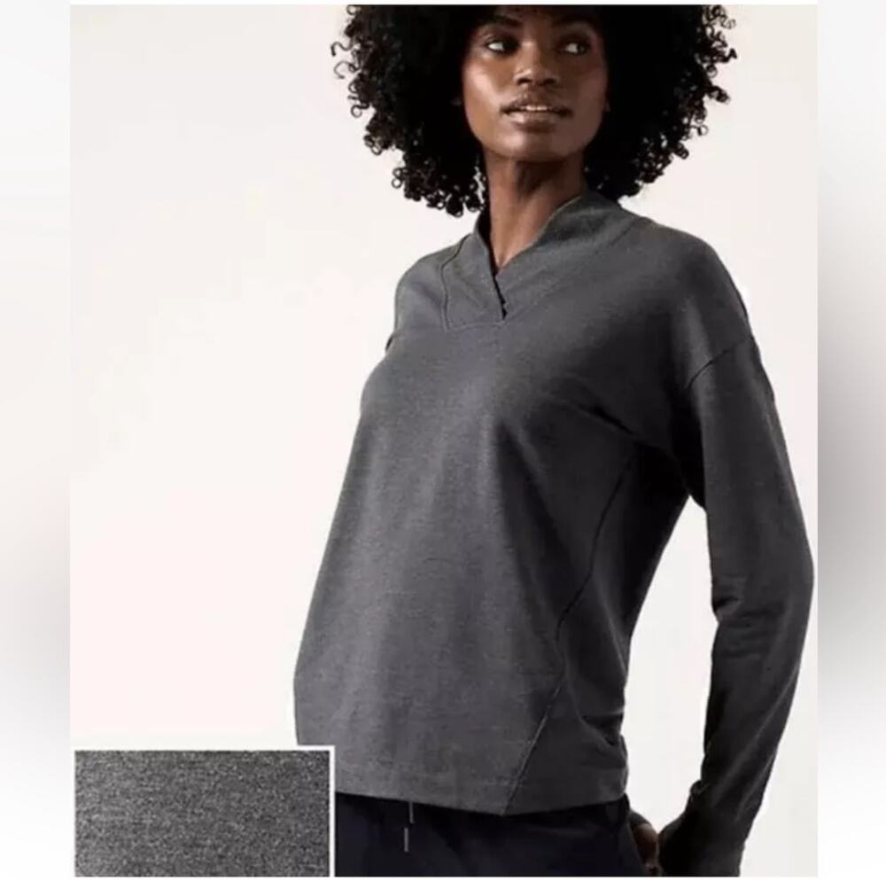 Athleta Sweatshirt Women Medium Gray Clarity V Neck Pullover Travel Commute Yoga